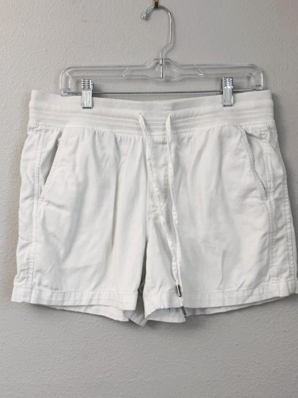 Women's Orvis Classic Collection White Drawstring Pull-On Shorts - Size Medium - Picture 8 of 13